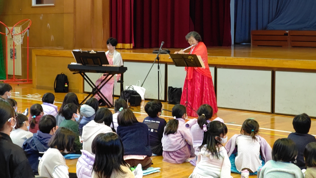 三の丸小学校で学童音楽会を開催